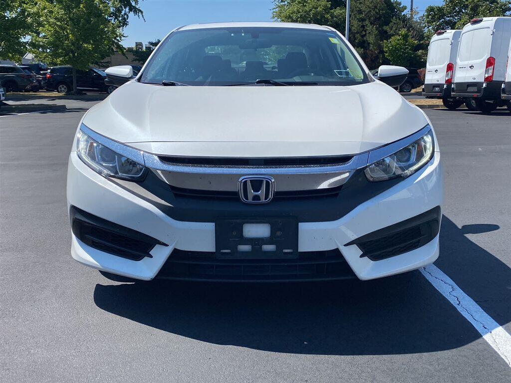 Used 2018  Honda EX image 6