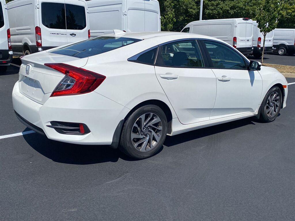 Used 2018  Honda EX image 11