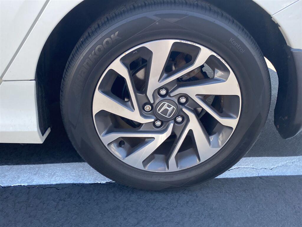 Used 2018  Honda EX image 13