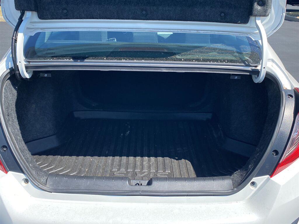 Used 2018  Honda EX image 14