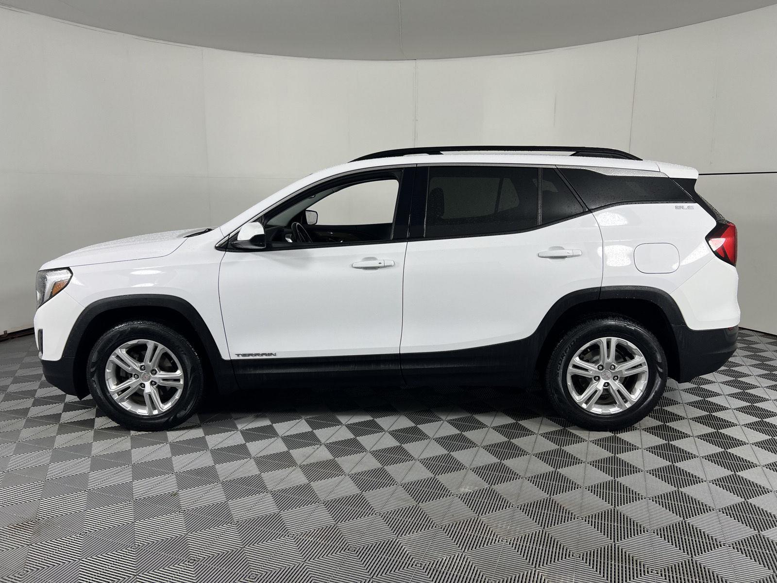 Used 2020 Summit White GMC SLE image 9