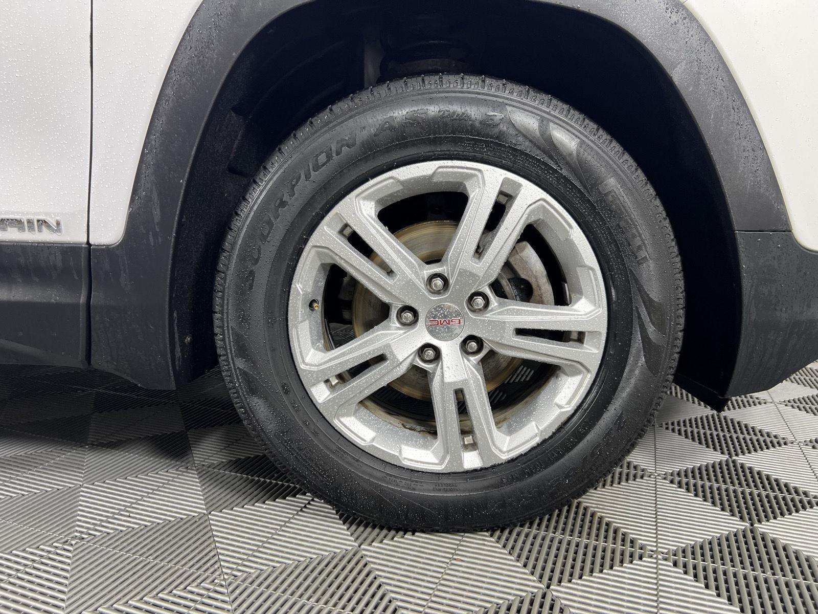 Used 2020 Summit White GMC SLE image 14