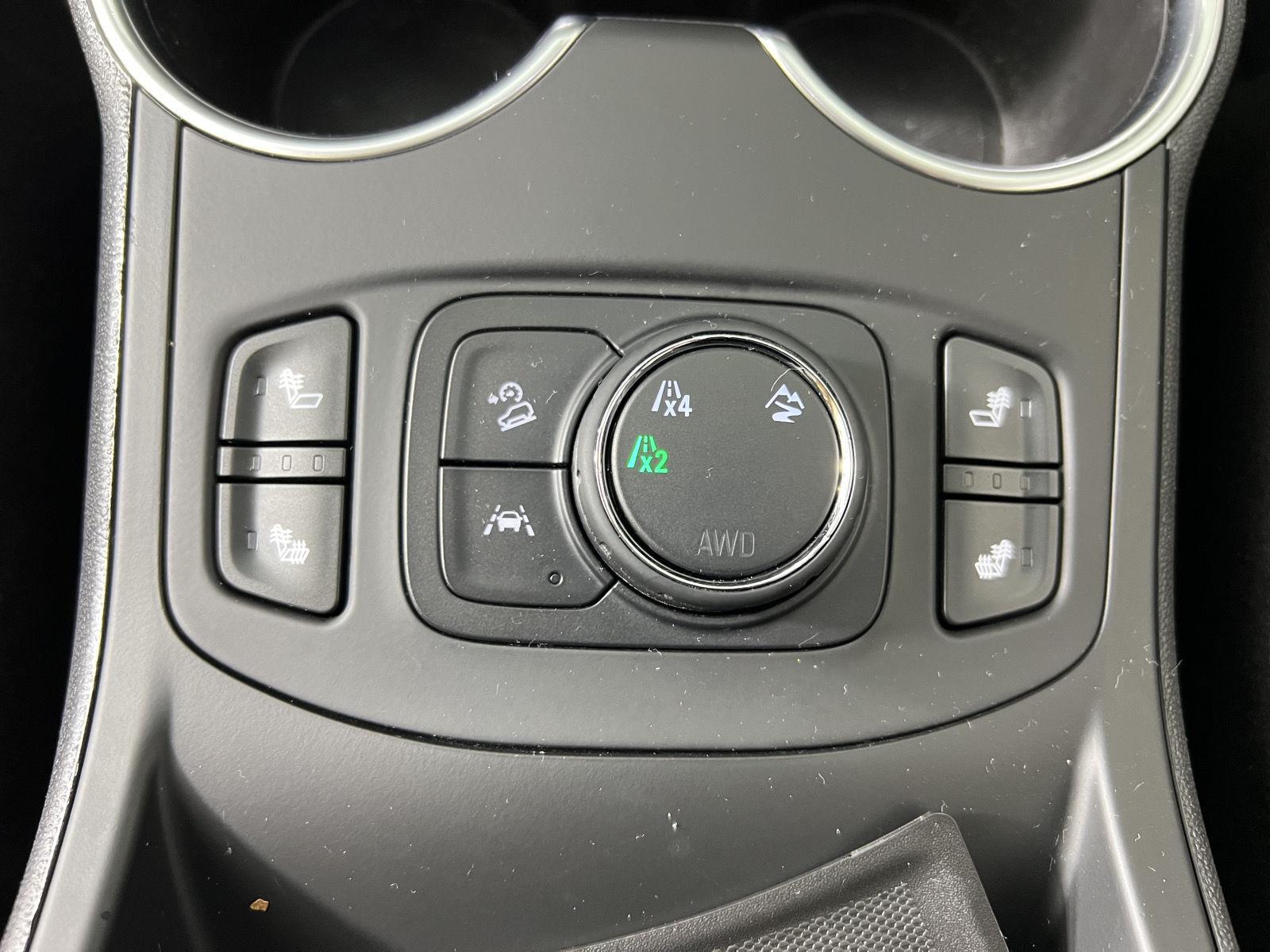 Used 2020 Summit White GMC SLE image 21