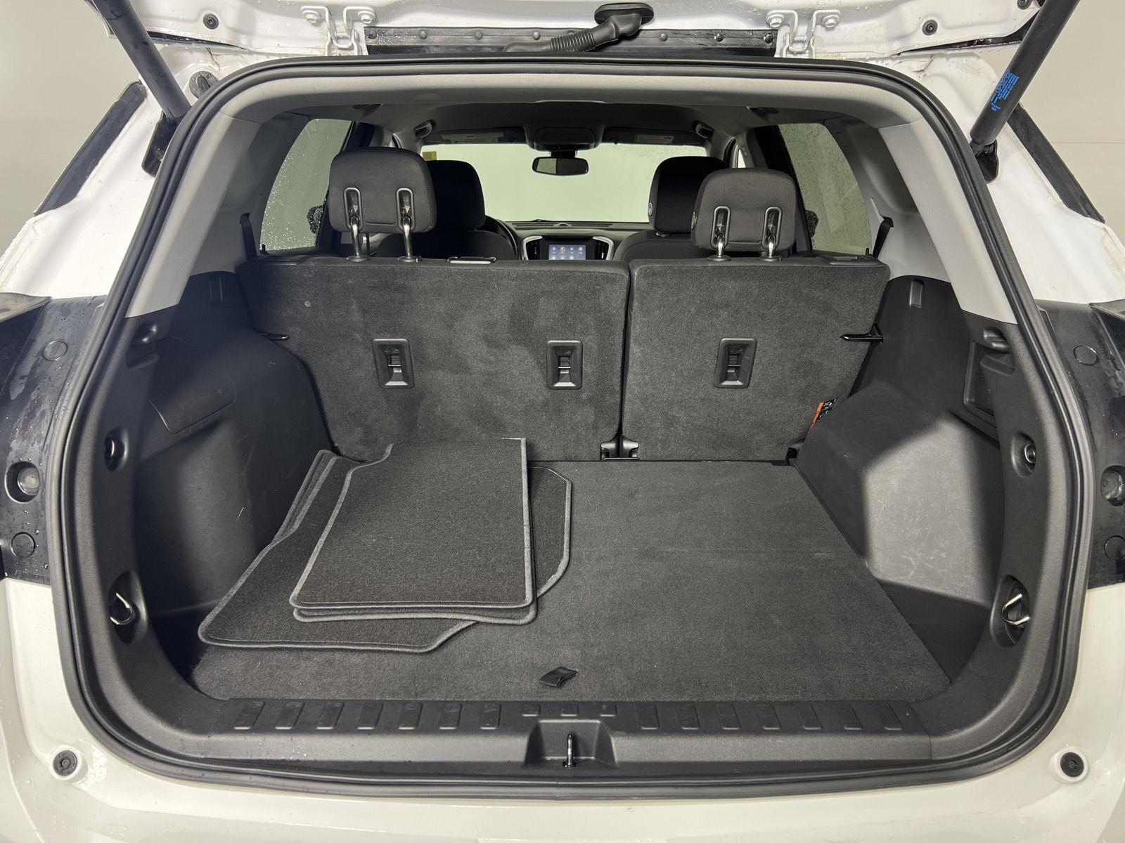 Used 2020 Summit White GMC SLE image 23