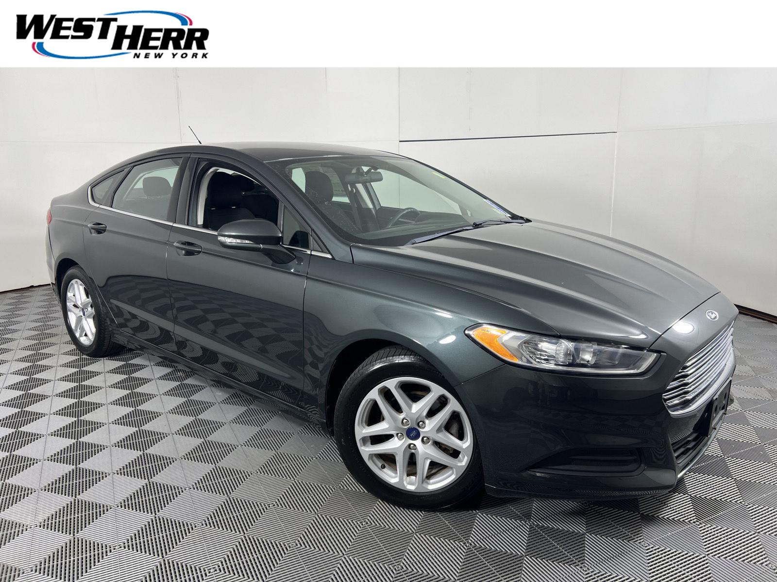  2016 Ford Fusion SE   