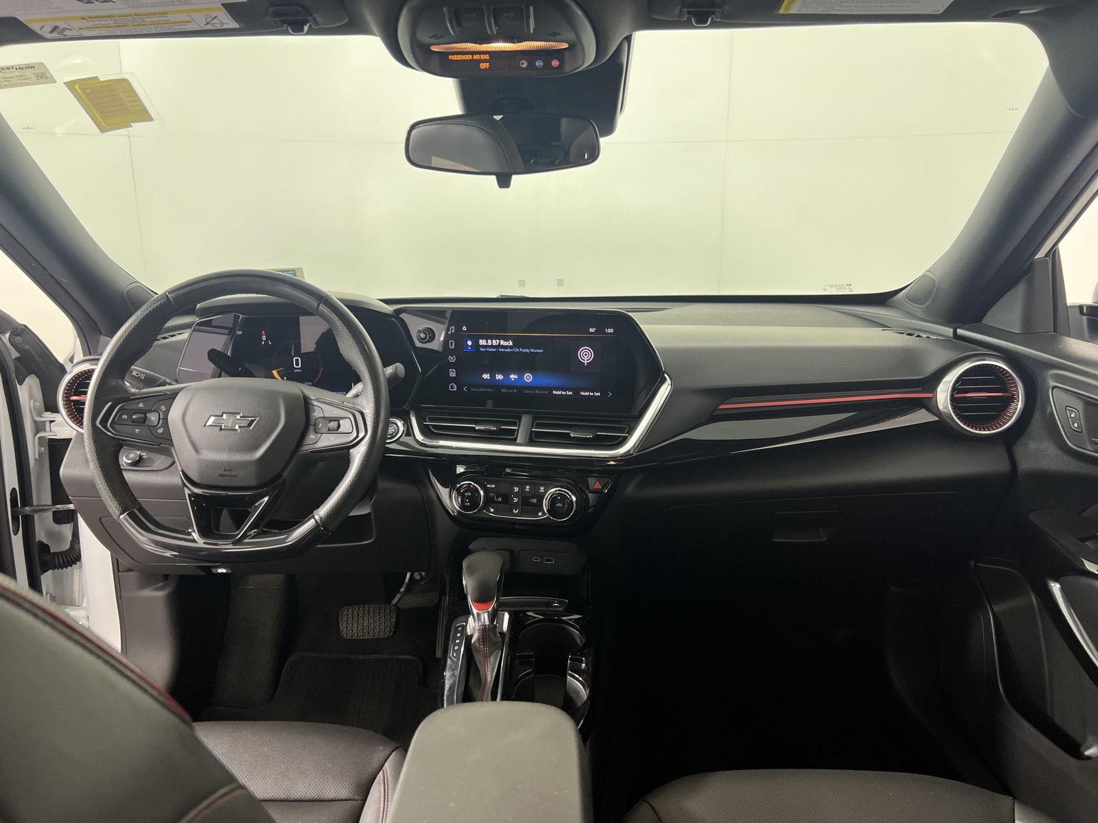 Used 2024 Summit White Chevrolet 2RS image 4