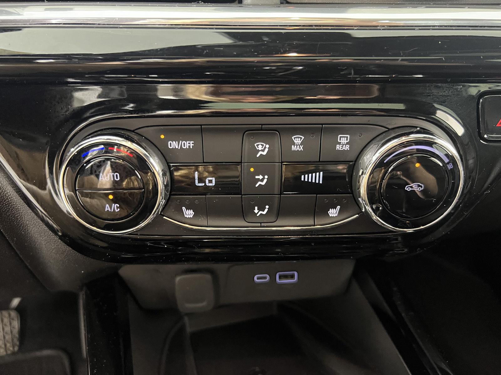 Used 2024 Summit White Chevrolet 2RS image 20