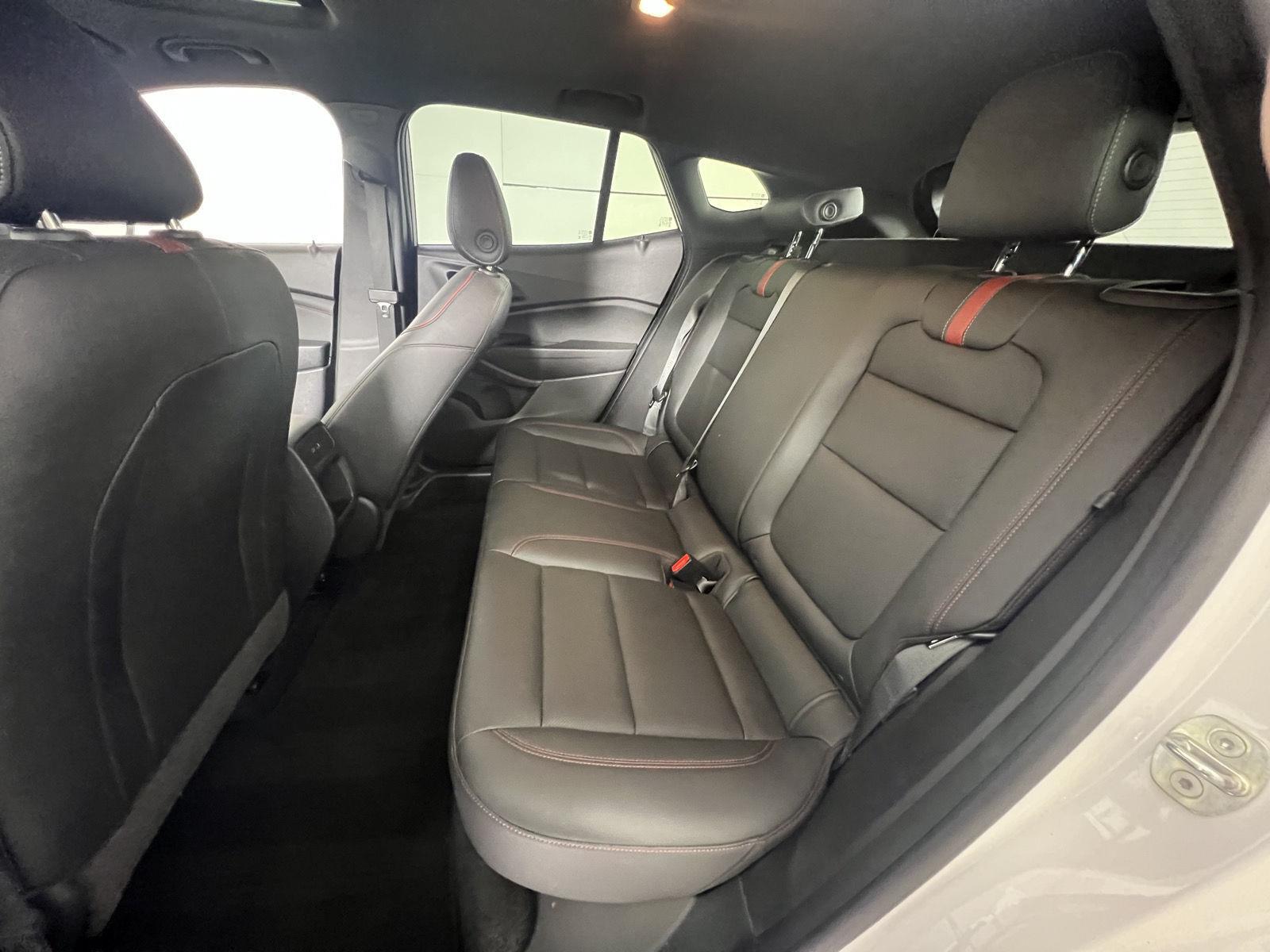 Used 2024 Summit White Chevrolet 2RS image 21