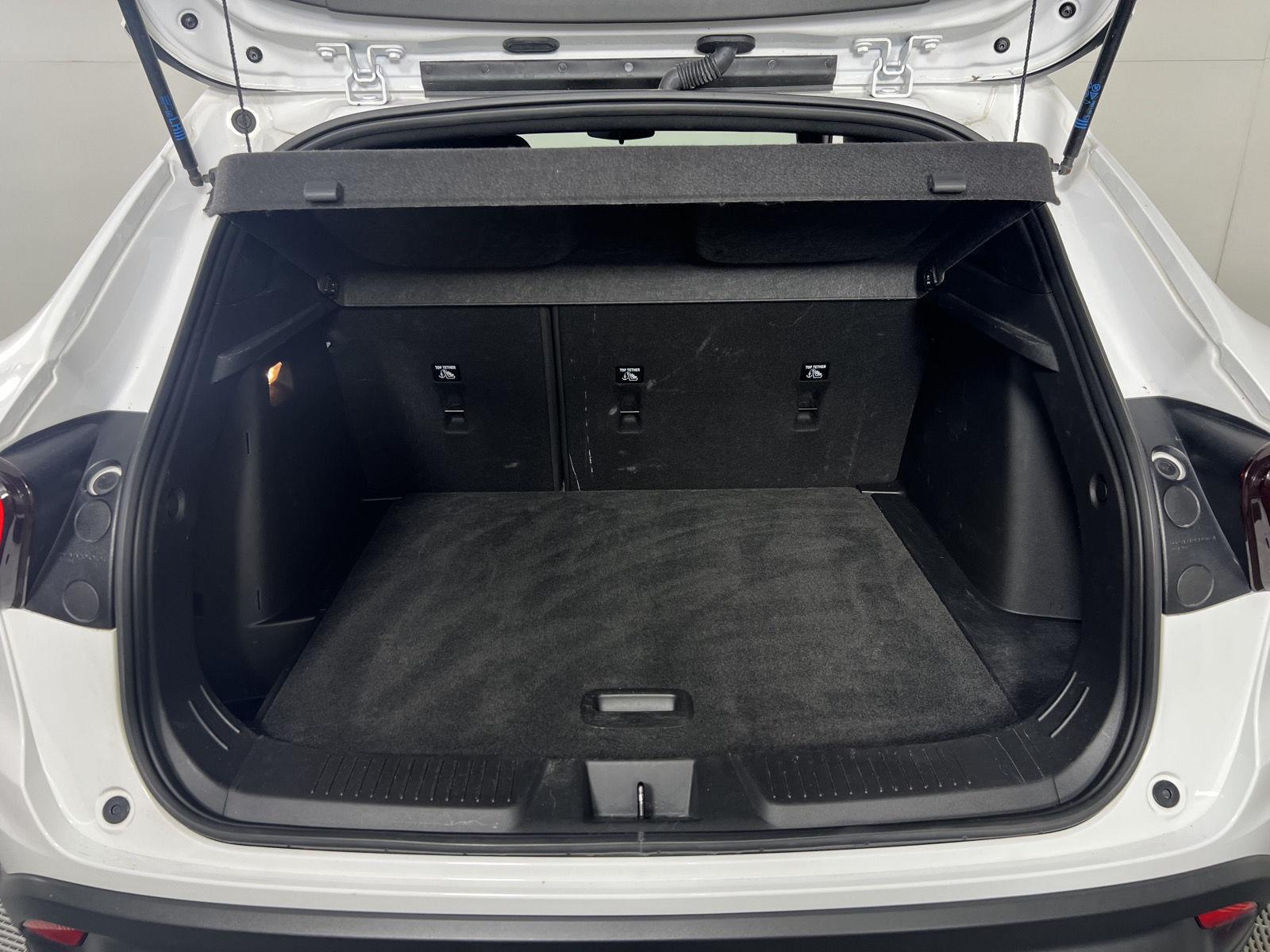 Used 2024 Summit White Chevrolet 2RS image 22