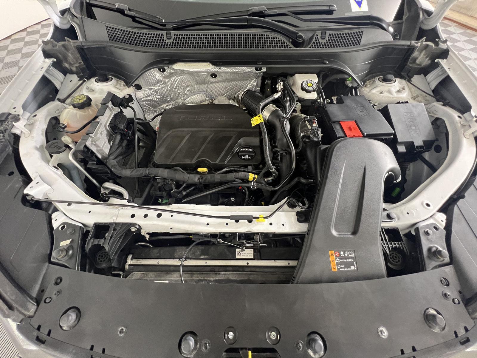 Used 2024 Summit White Chevrolet 2RS image 23