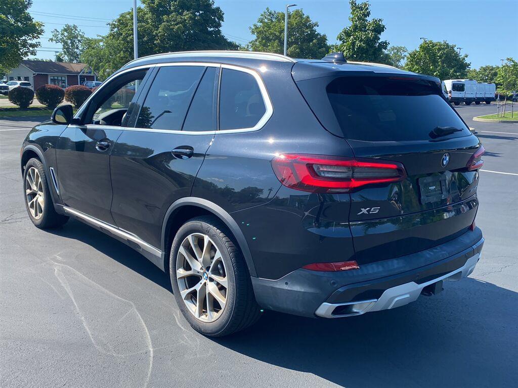 Used 2022 Black Sapphire Metallic BMW xDrive40i image 9