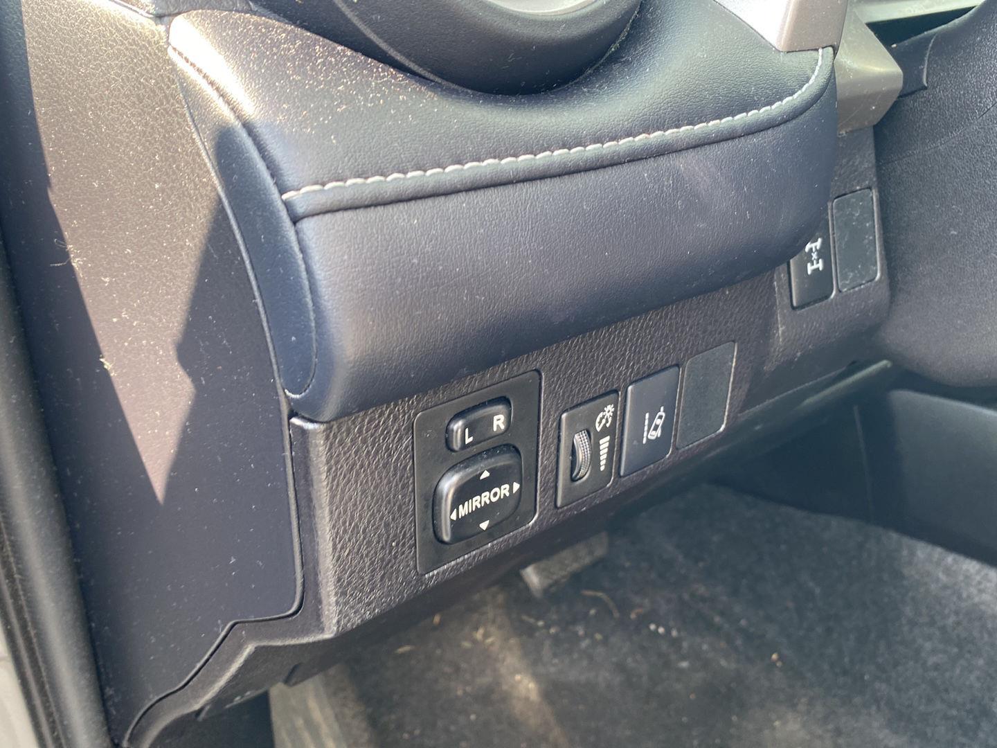 Used 2018 Silver Sky Metallic Toyota XLE image 12