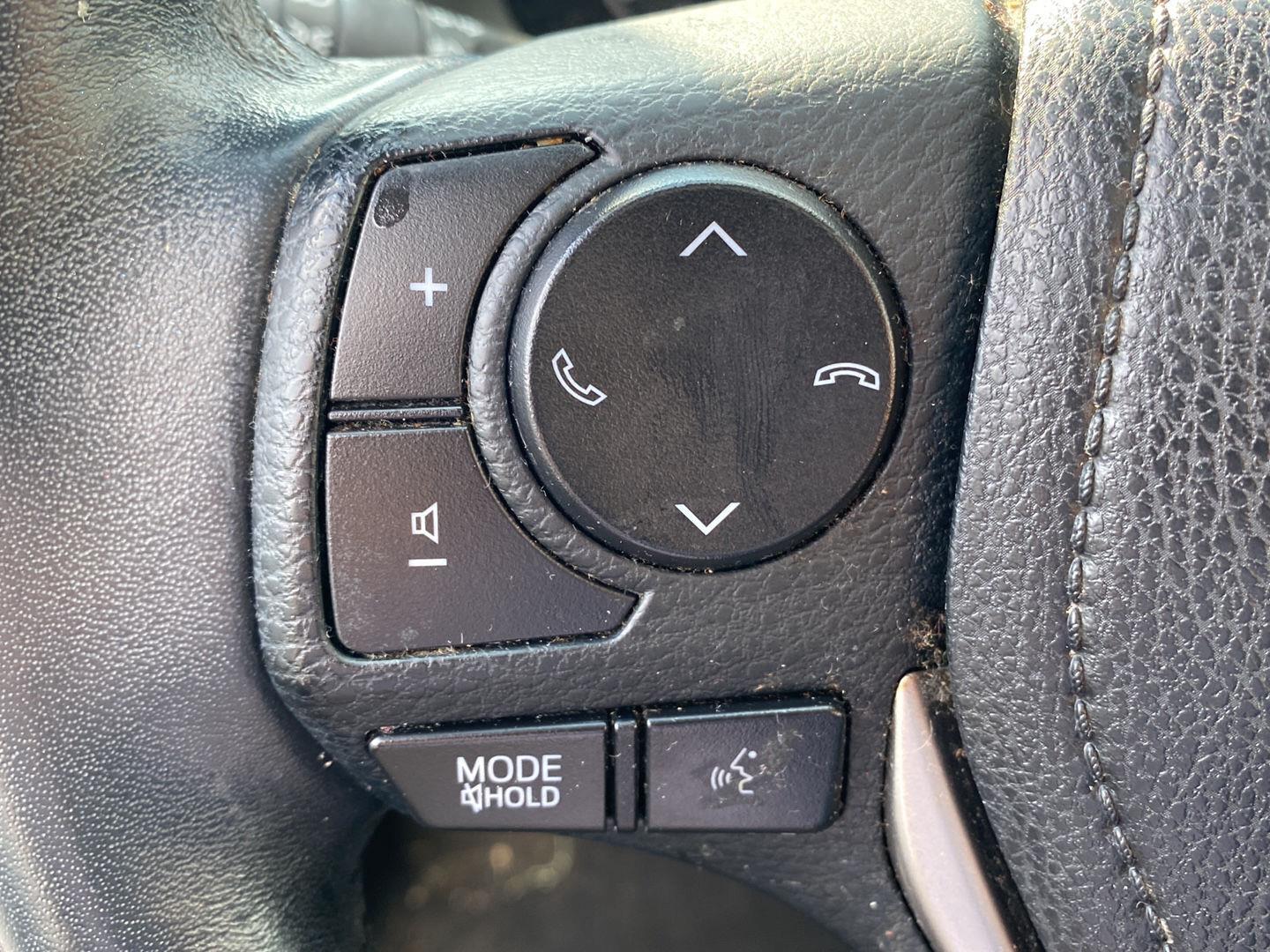Used 2018 Silver Sky Metallic Toyota XLE image 15