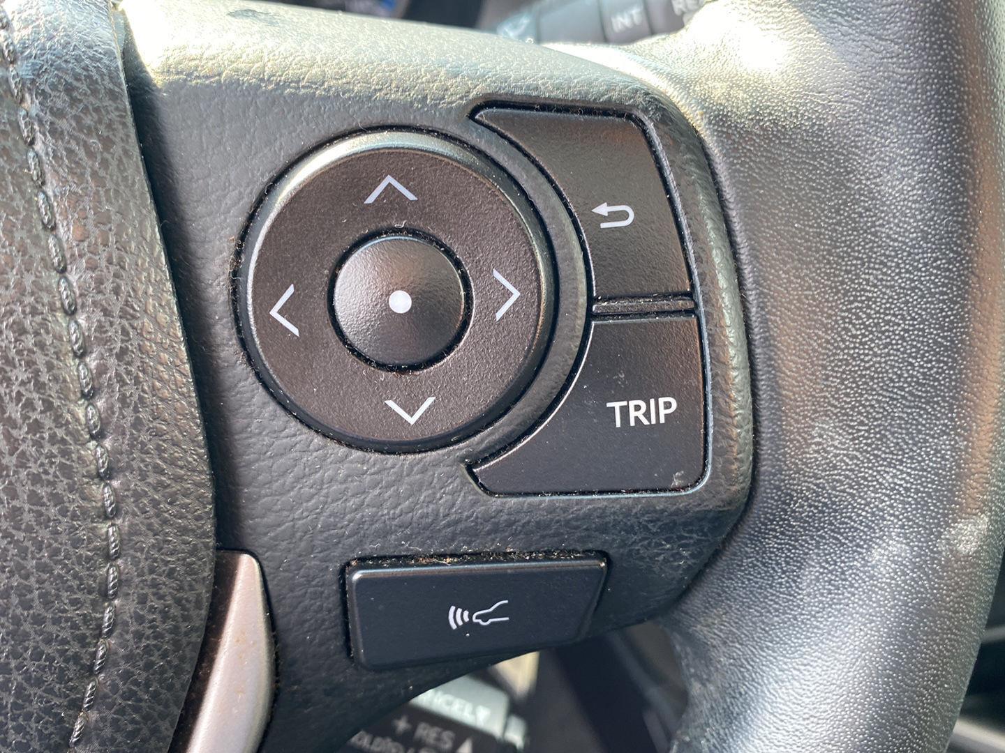Used 2018 Silver Sky Metallic Toyota XLE image 16