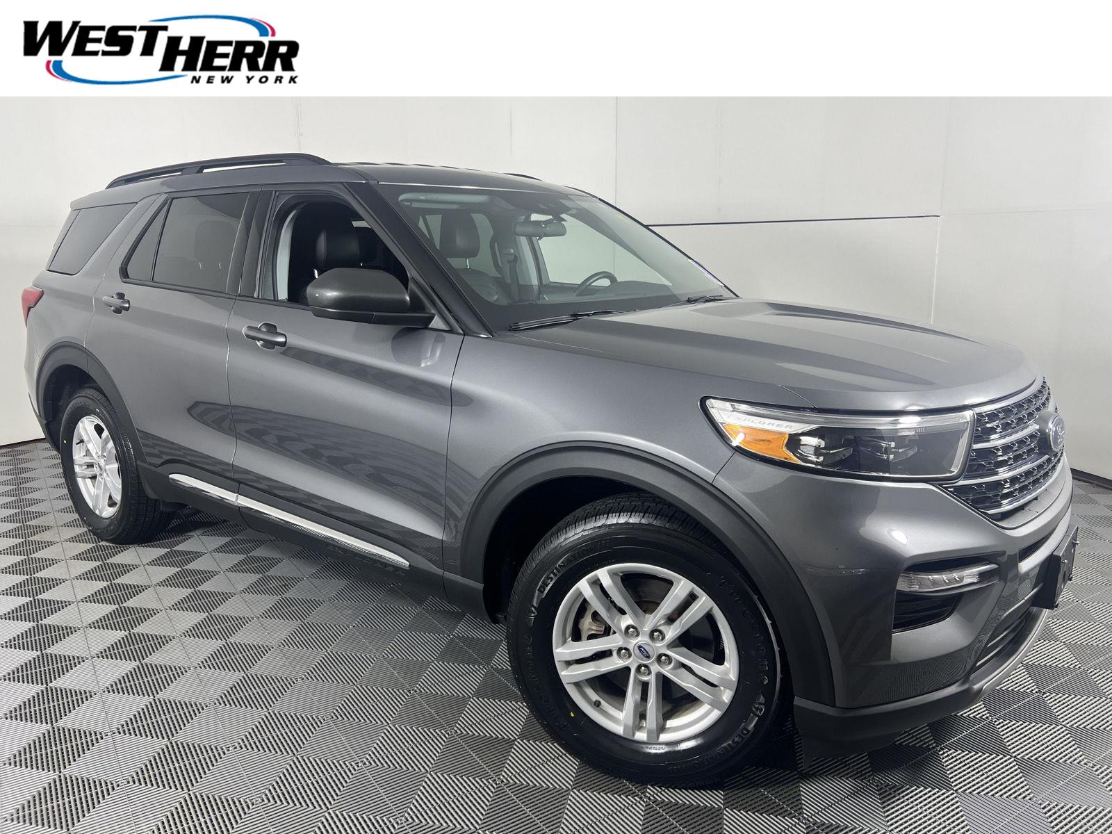  2023 Ford Explorer XLT AWD   