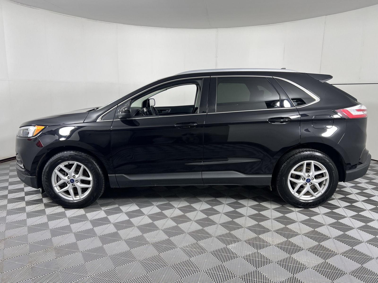 Used 2022 Agate Black Ford SEL image 7