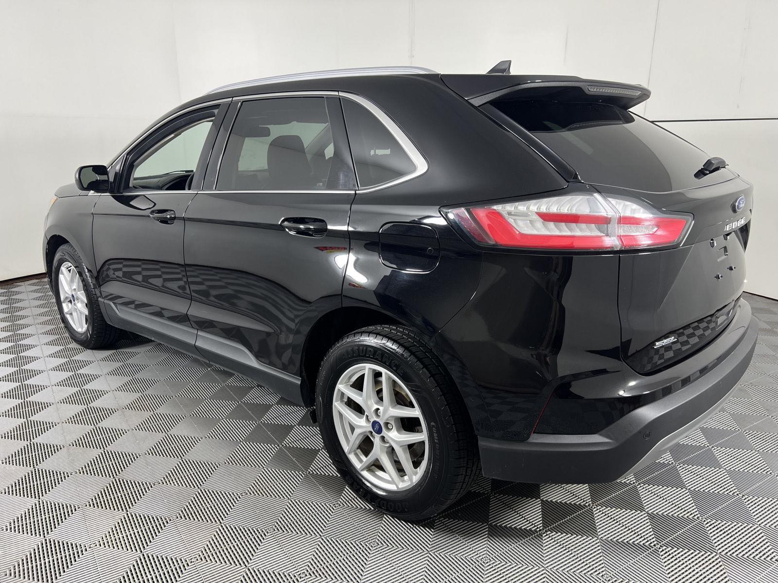 Used 2022 Agate Black Ford SEL image 8