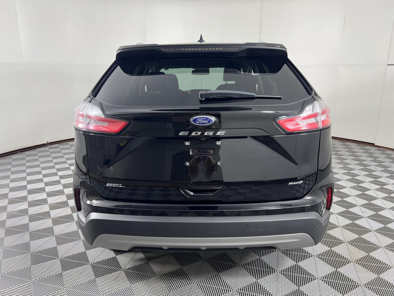 Used 2022 Agate Black Ford SEL image 9