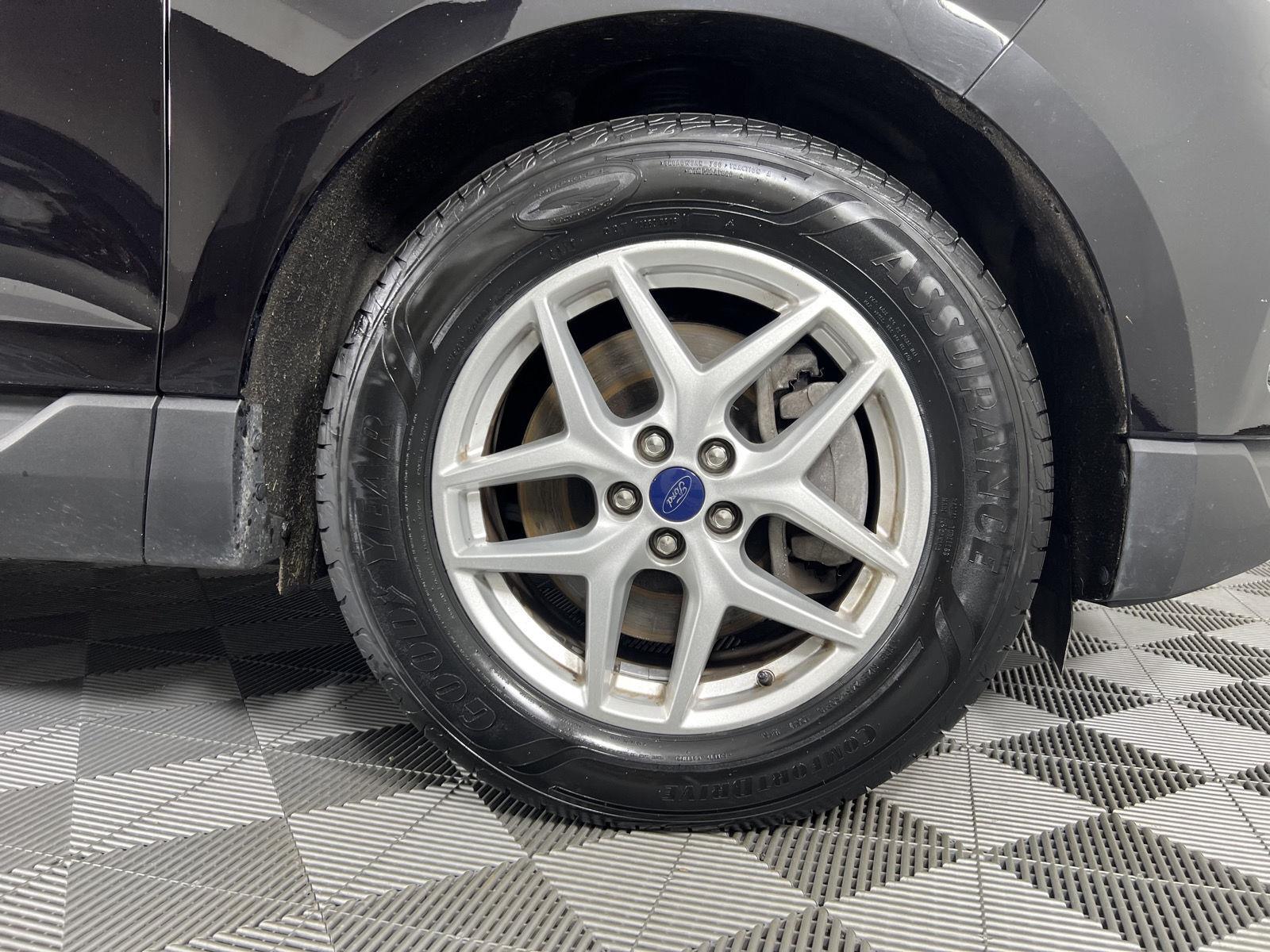 Used 2022 Agate Black Ford SEL image 12