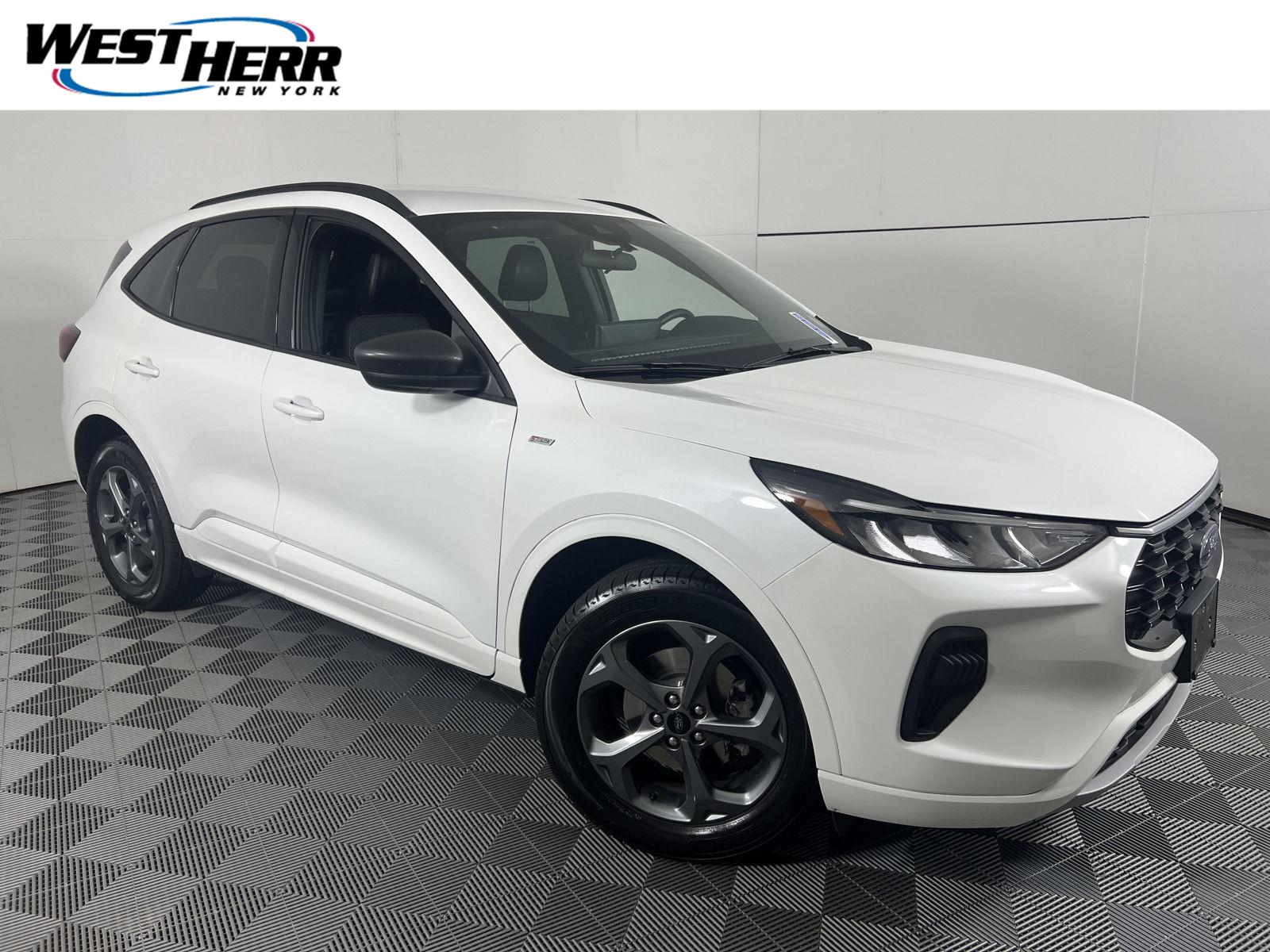  2023 Ford Escape ST-Line AWD   