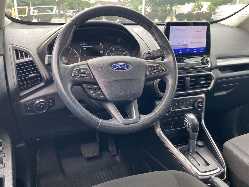 Used 2020 White Platinum Metallic Tri-Coat Ford SE image 4