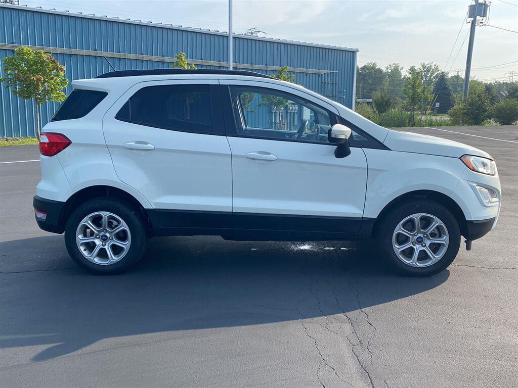 Used 2020 Diamond White Ford SE image 11