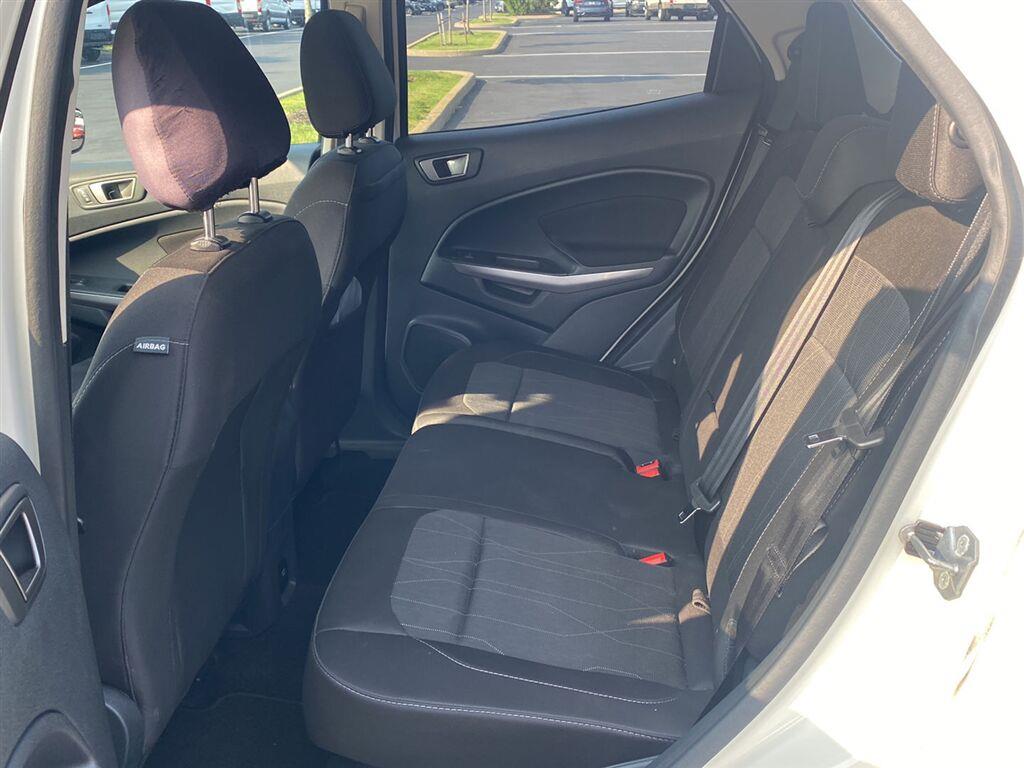 Used 2020 Diamond White Ford SE image 14