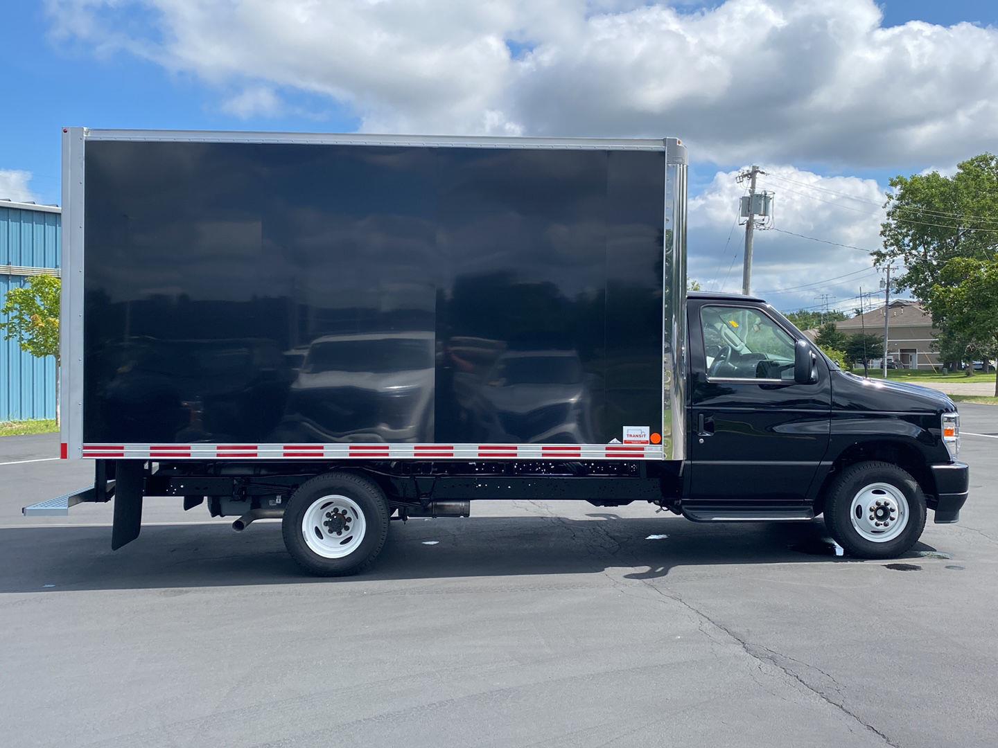 Used 2027 Wh Ford SD image 8