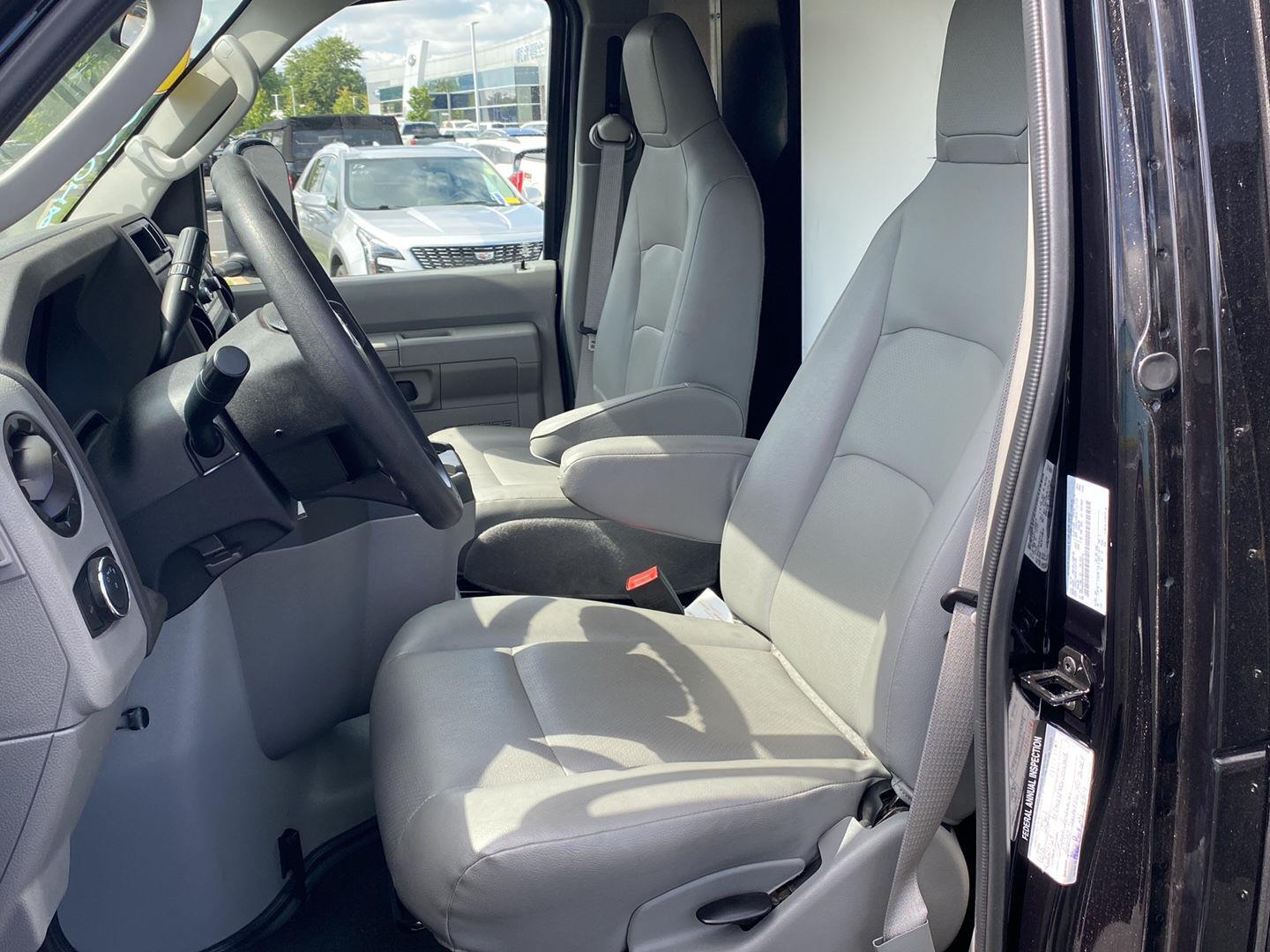 Used 2027 Wh Ford SD image 11
