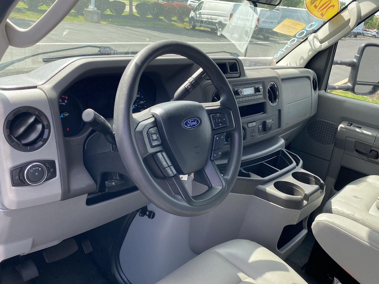 Used 2027 Wh Ford SD image 13