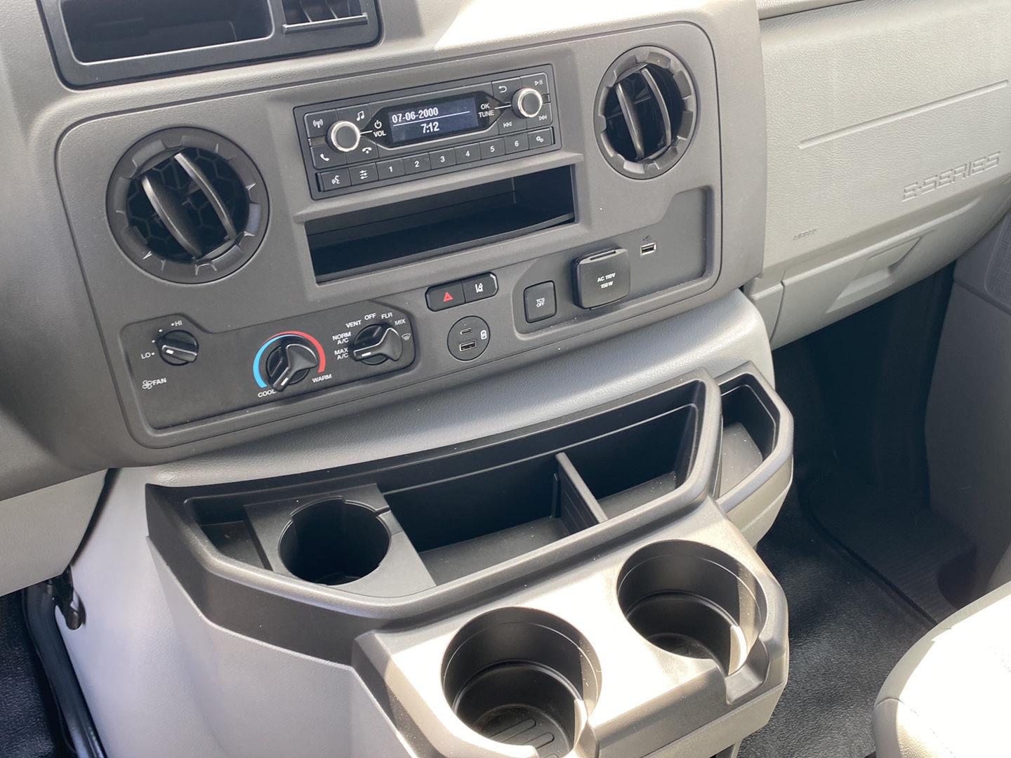 Used 2027 Wh Ford SD image 19