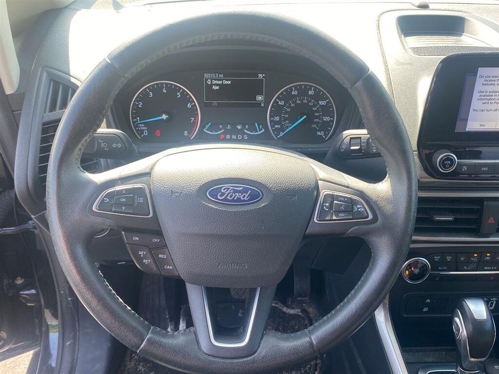 Used 2019 Shadow Black Ford SE image 17