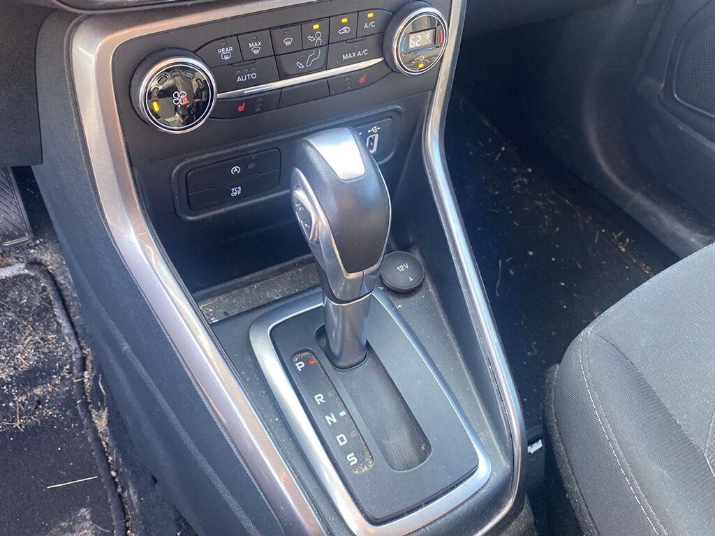 Used 2019 Shadow Black Ford SE image 20