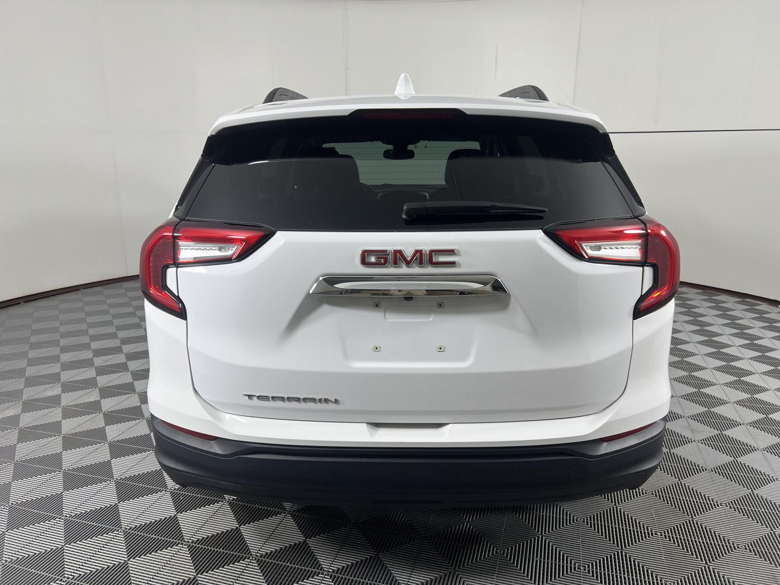 Used 2024 Summit White GMC SLE image 10