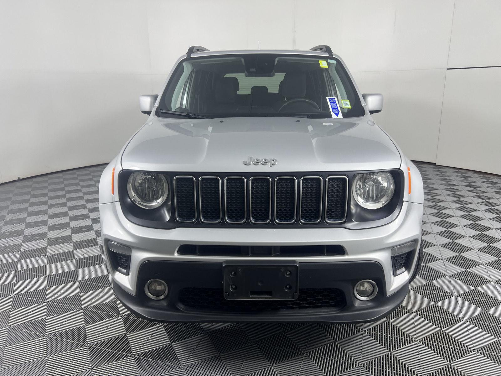 Used 2021 Glacier Metallic Clearcoat Jeep Latitude image 6