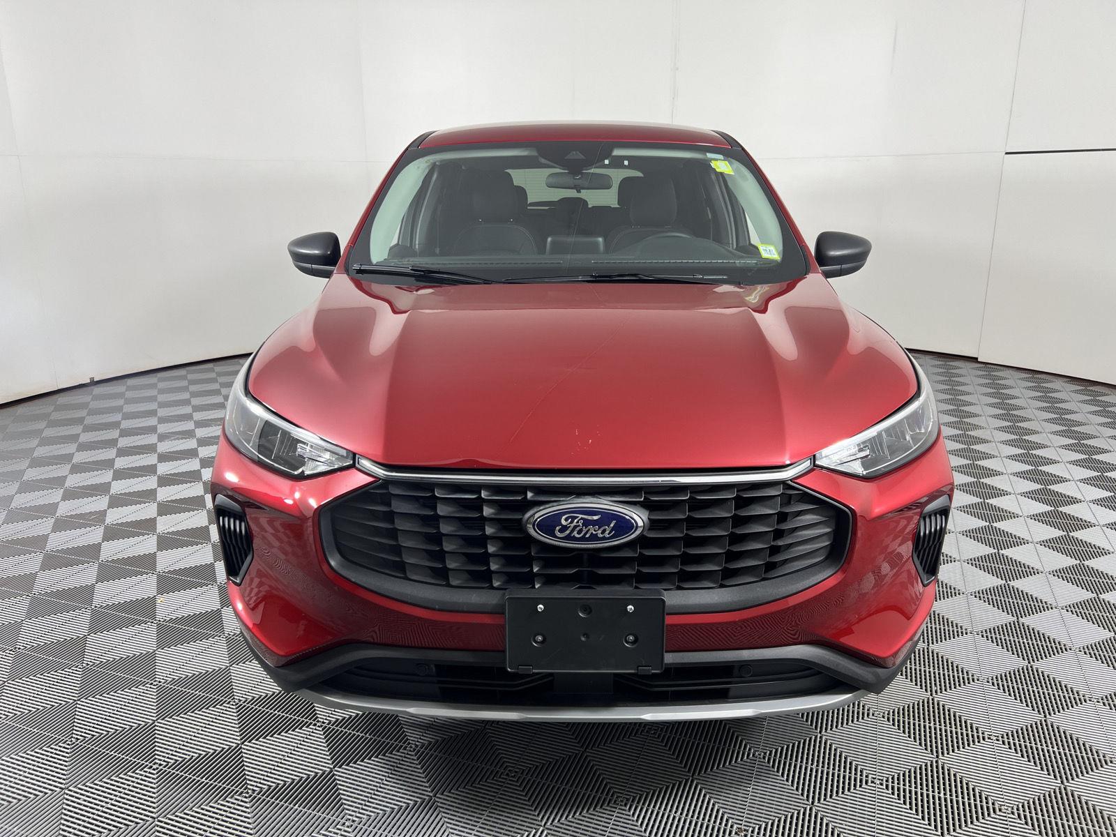 Certified Used 2025 Rapid Red Metallic Tinted Clearcoat Ford Active image 5