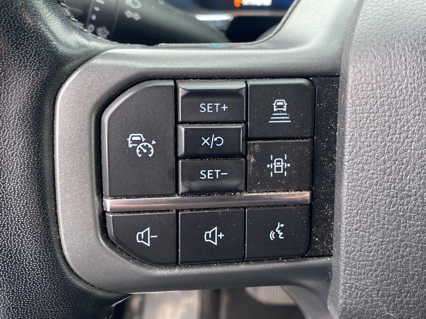 Used 2022 Iconic Silver Ford LARIAT image 18