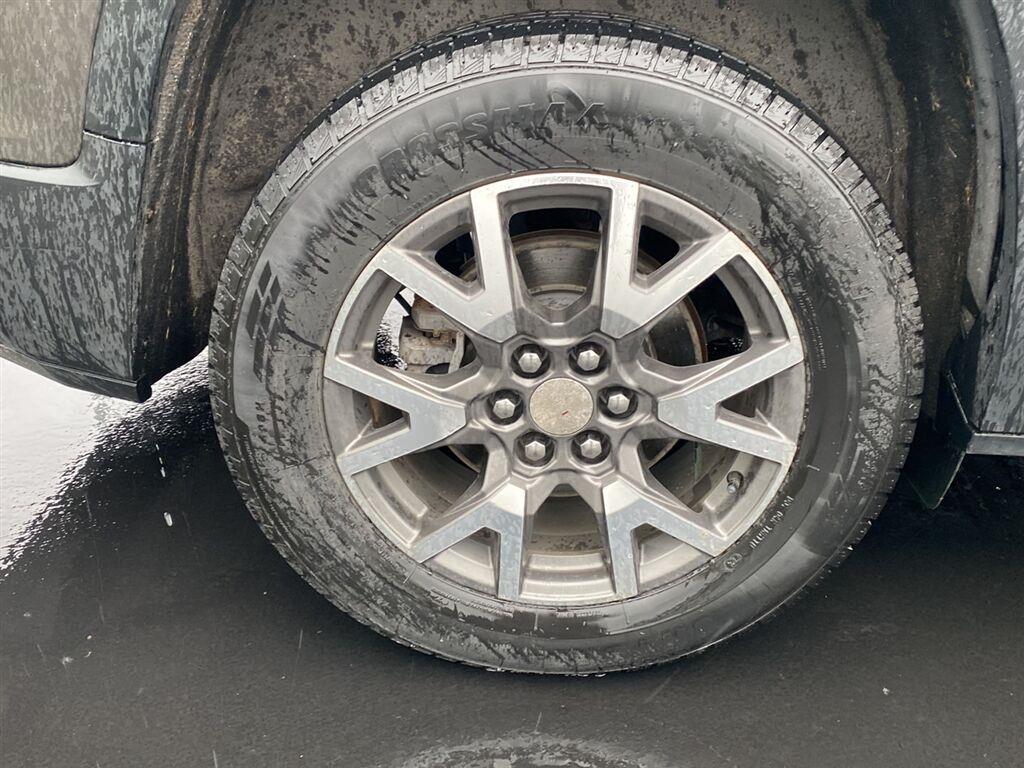 Used 2020 Smokey Quartz Metallic GMC SLE image 12