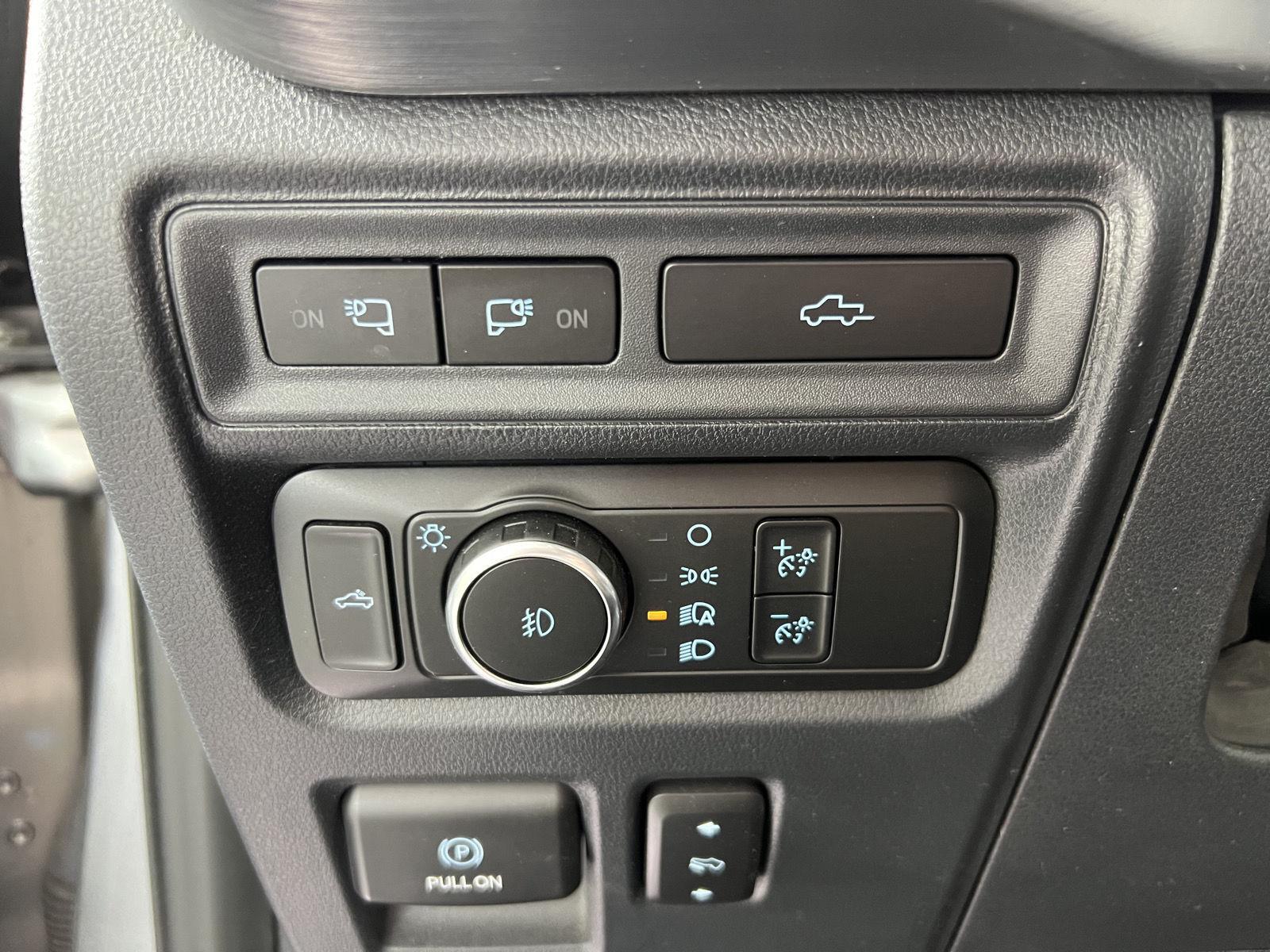 Used 2022 Iconic Silver Ford LARIAT image 16