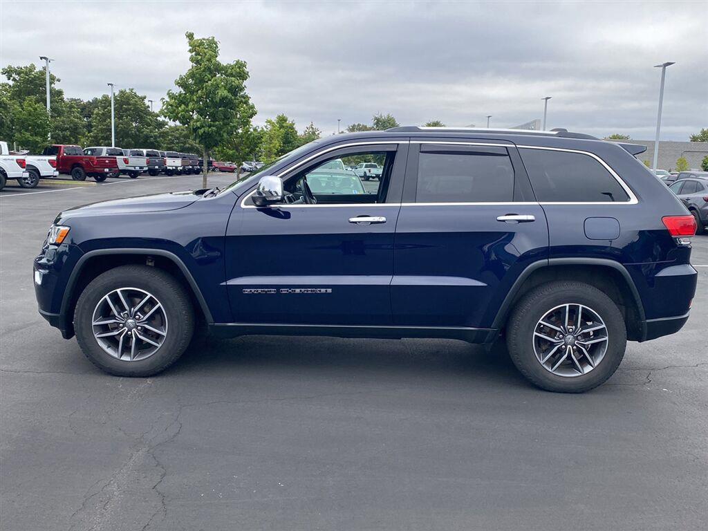 Used 2018 True Blue Pearlcoat Jeep Limited image 7