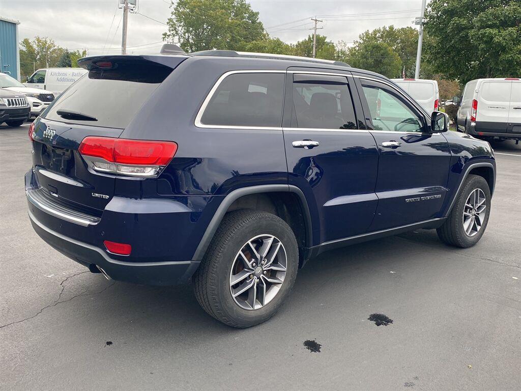Used 2018 True Blue Pearlcoat Jeep Limited image 10