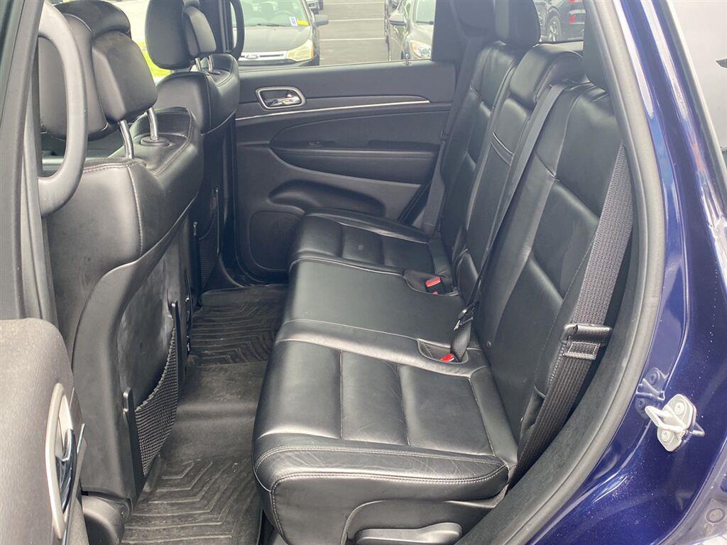 Used 2018 True Blue Pearlcoat Jeep Limited image 14