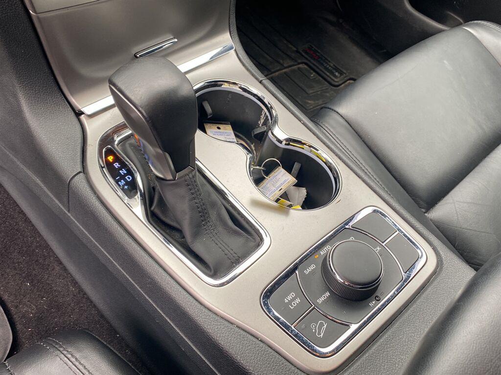 Used 2018 True Blue Pearlcoat Jeep Limited image 20