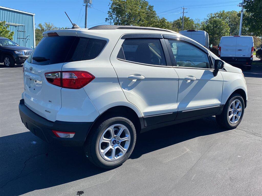 Used 2022 Diamond White Ford SE image 11