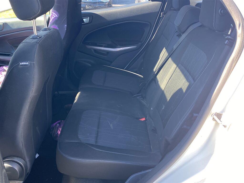 Used 2022 Diamond White Ford SE image 14
