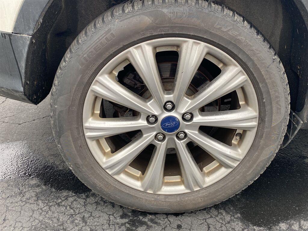 Used 2017 White Platinum Metallic Tri-Coat Ford Titanium image 12