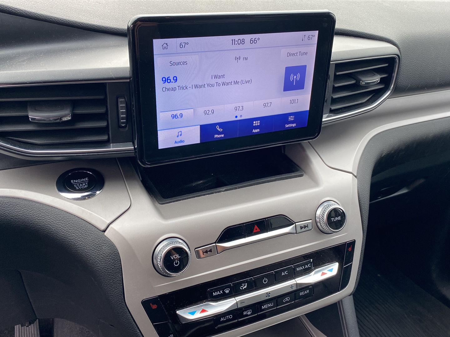 Used 2023 Iconic Silver Ford XLT image 4