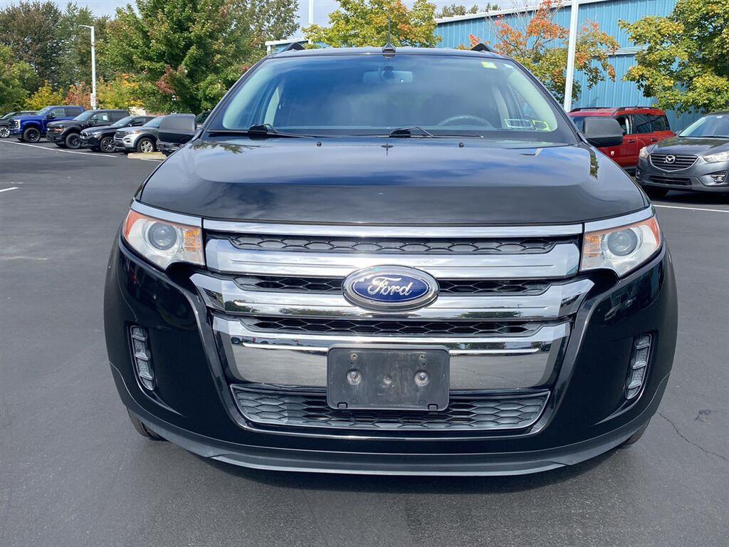 Used 2013 Tuxedo Black Metallic Ford SE image 5