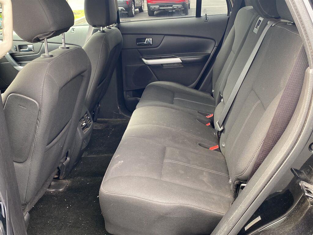 Used 2013 Tuxedo Black Metallic Ford SE image 14