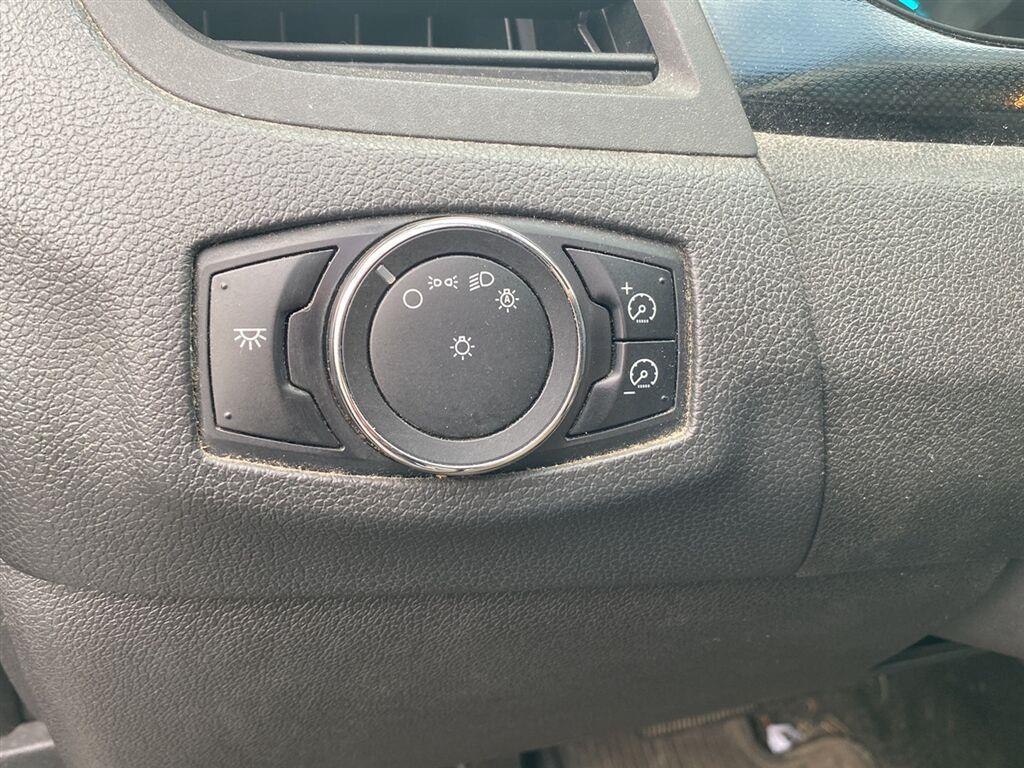 Used 2013 Tuxedo Black Metallic Ford SE image 16